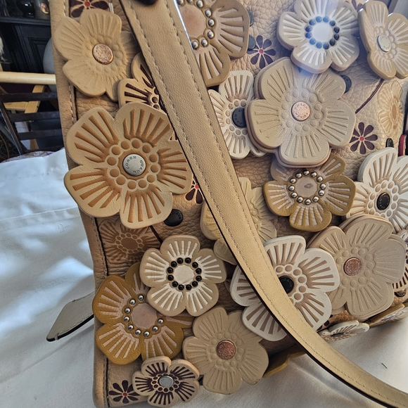 Coach 1941 Tea Rose Rogue 31 Satchel Purse Bag With Dust Bag - Picture 9 of 17